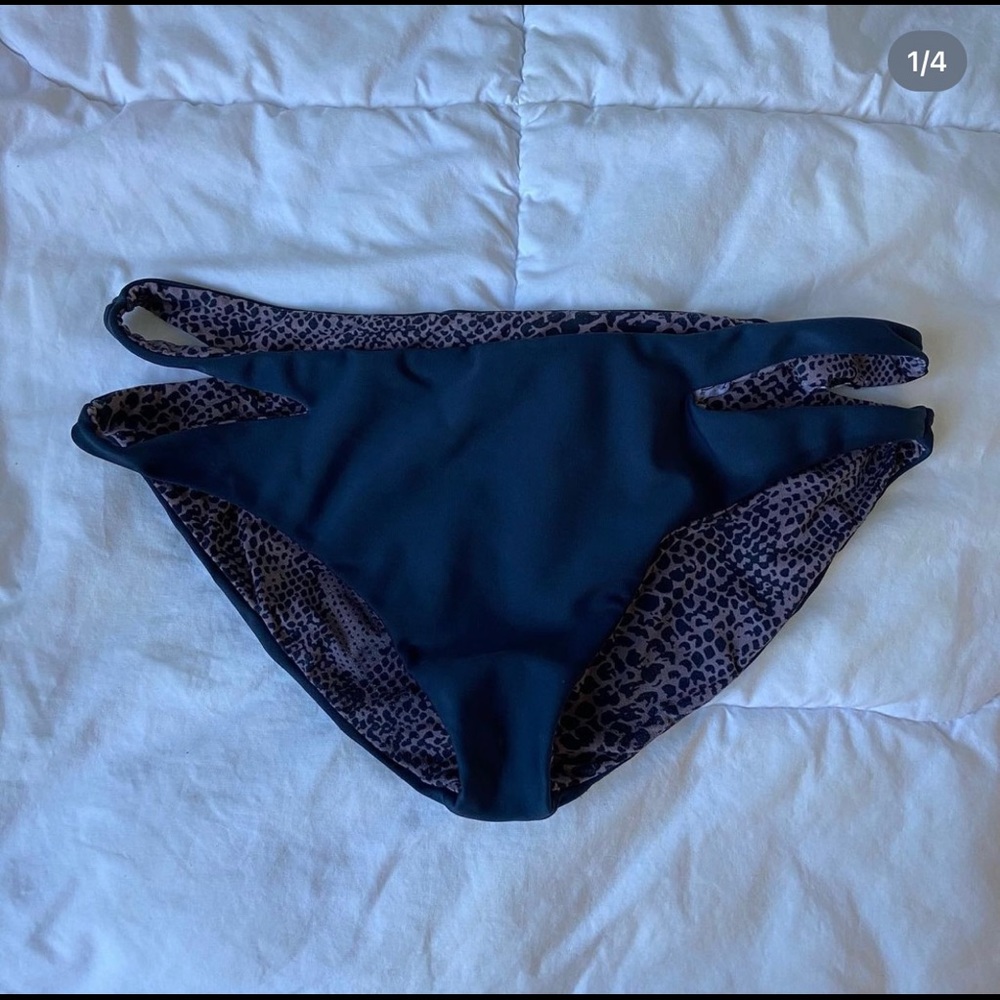 Acacia bottoms